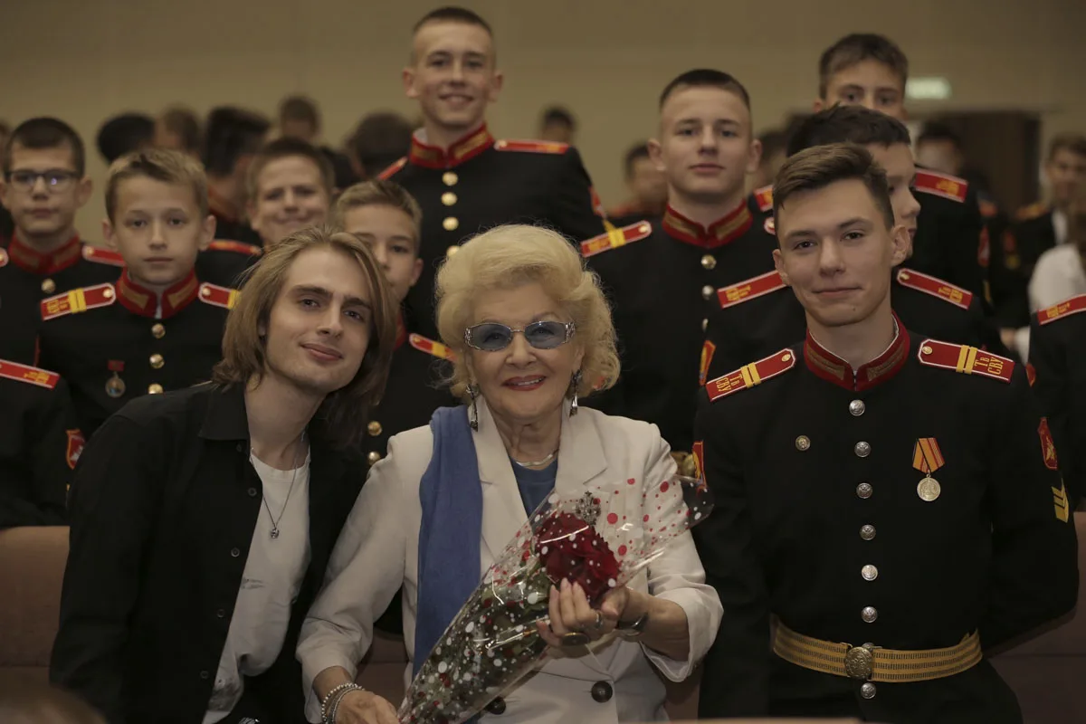 Светлана Дружинина с участниками фестиваля